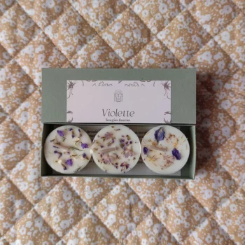 Violette – étui de trois mini bougies fleuries